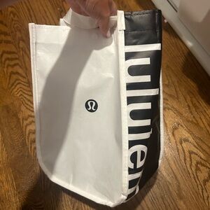 Black and white lululemon bag